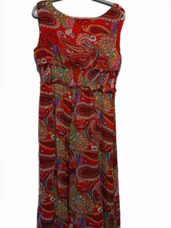 Jessica Taylor Dresses & Skirts - Jessica Taylor 2X Red Paisley Detail Dress